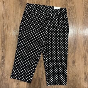 NWT Size 0.5 Chico's Black and White Patterned Capri Pants